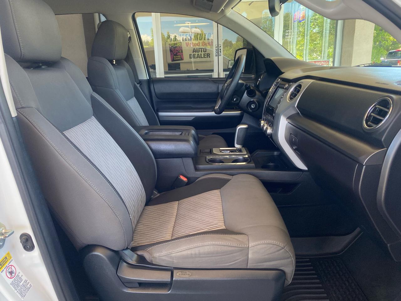 Toyota Tundra 4WD Truck CrewMax 5.7L V8 6-Spd AT SR5 (Natl) 2015