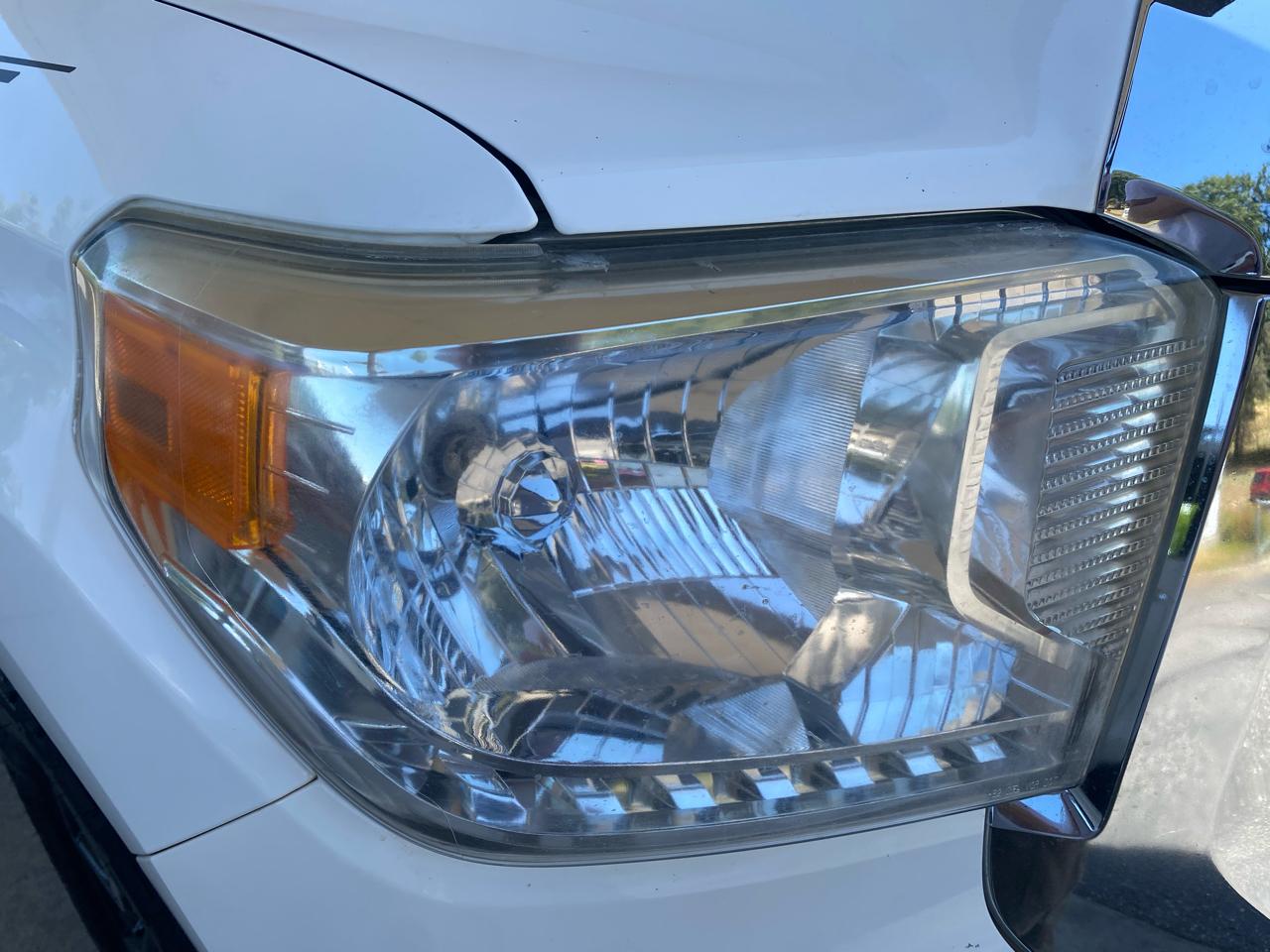 Toyota Tundra 4WD Truck CrewMax 5.7L V8 6-Spd AT SR5 (Natl) 2015