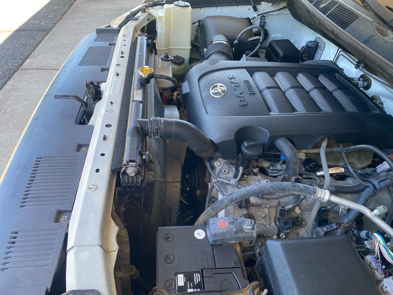 Toyota Tundra 4WD Truck CrewMax 5.7L V8 6-Spd AT SR5 (Natl) 2015