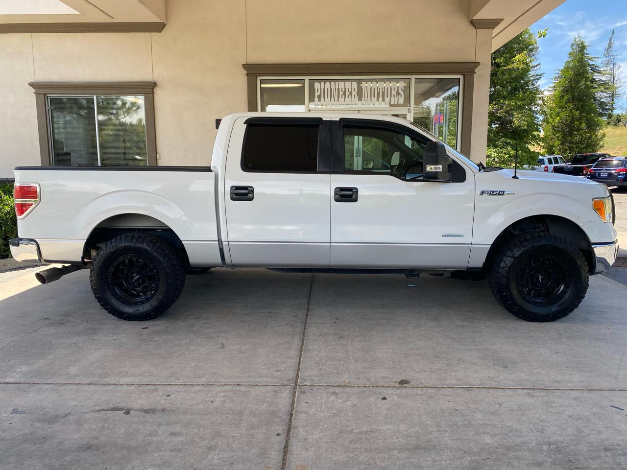 Ford F-150 2WD SuperCrew 145" XL 2013