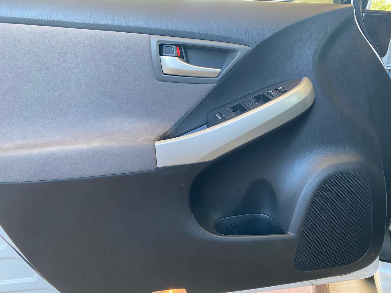 Toyota Prius  2013