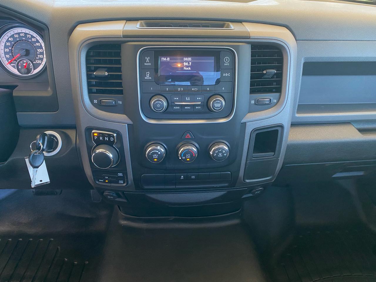 RAM 1500 4WD Reg Cab 120.5" Tradesman 2013