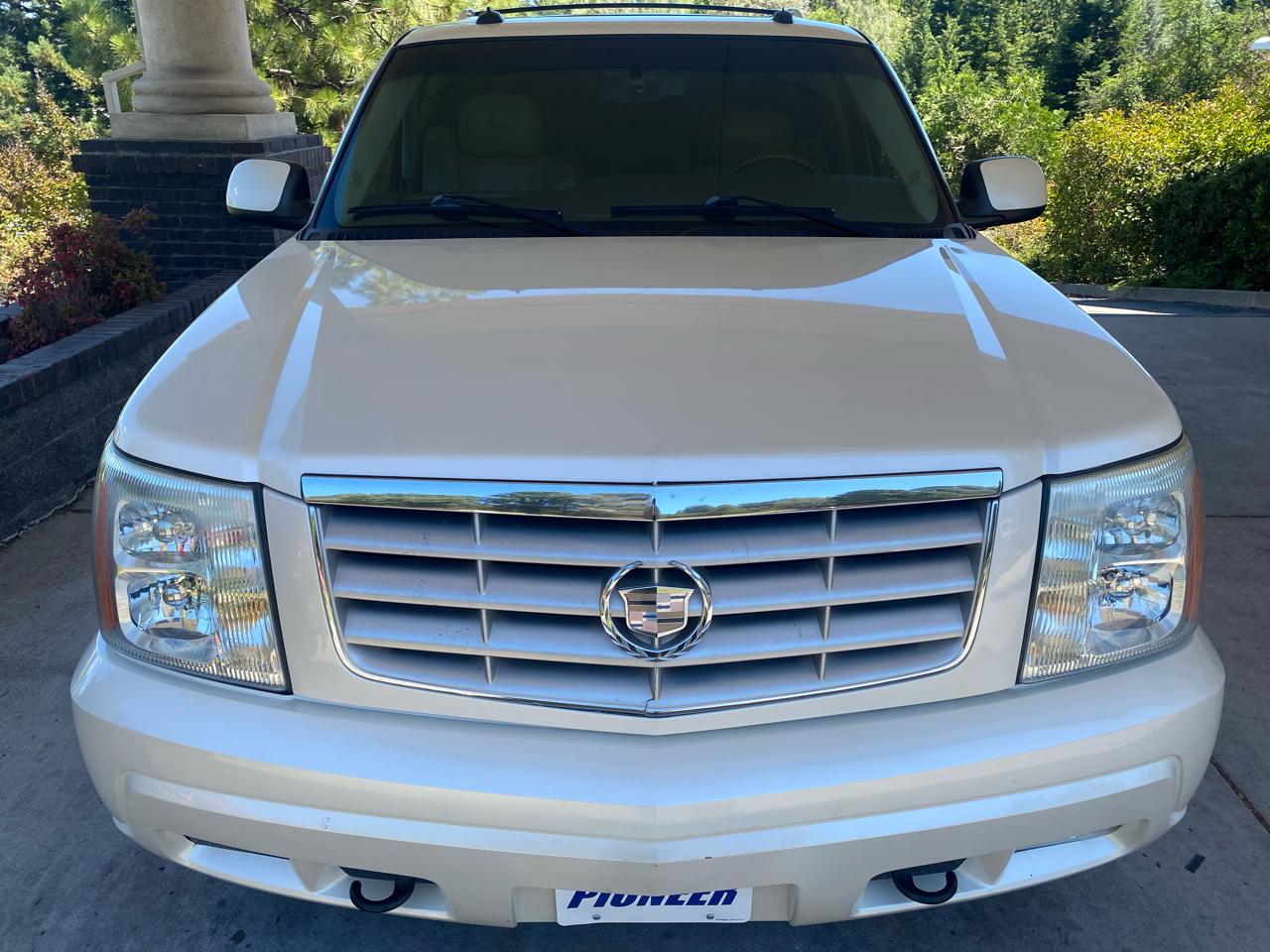 Cadillac Escalade 4dr 2WD 2003