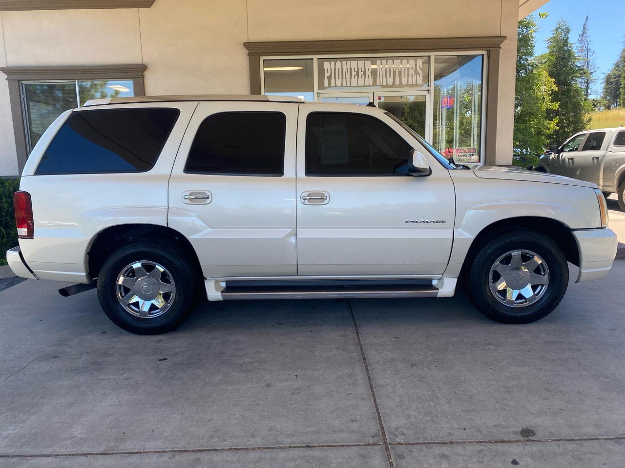 Cadillac Escalade 4dr 2WD 2003