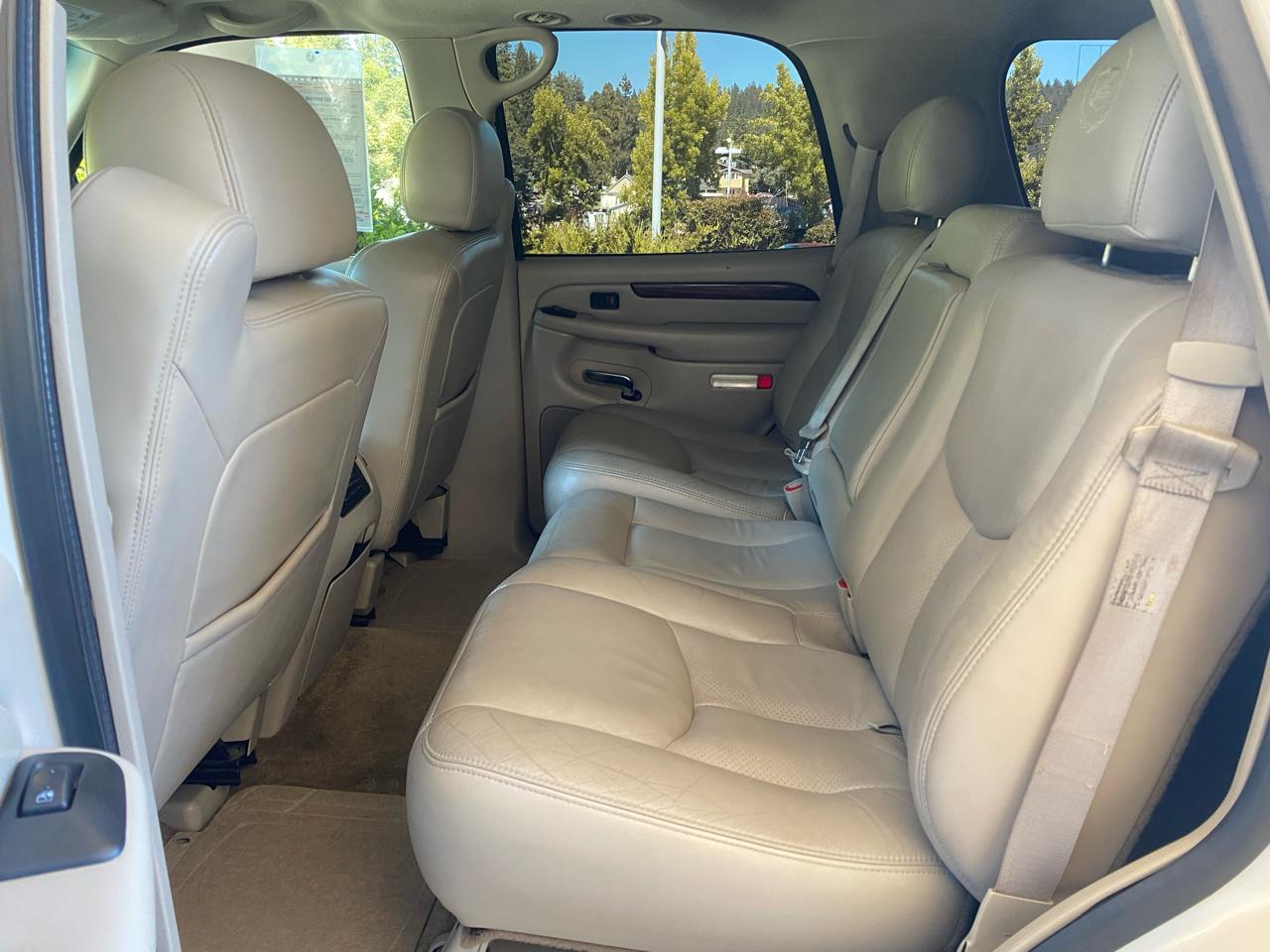 Cadillac Escalade 4dr 2WD 2003
