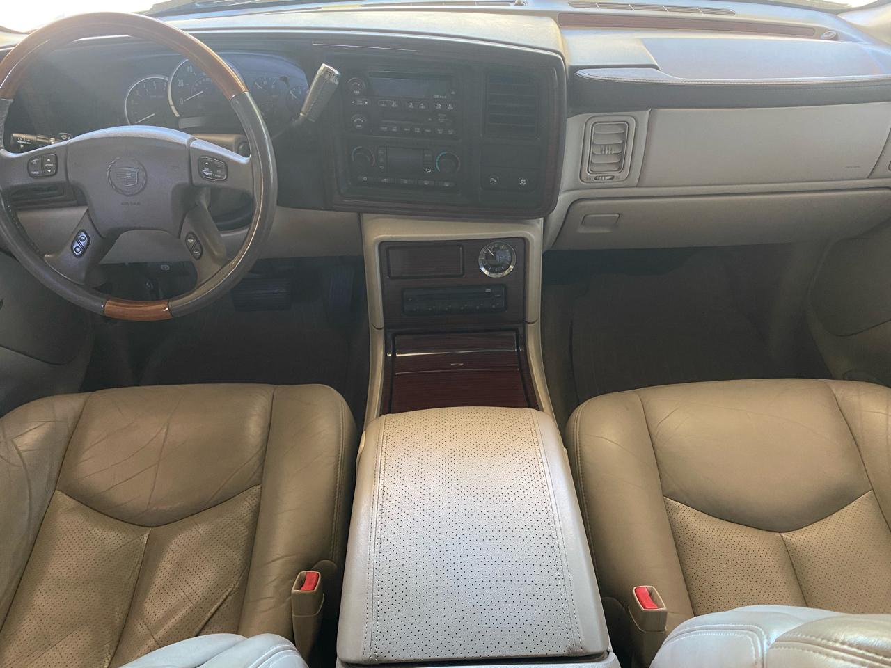 Cadillac Escalade 4dr 2WD 2003