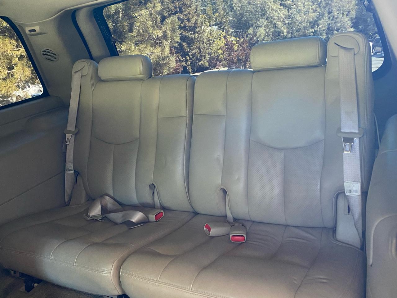 Cadillac Escalade 4dr 2WD 2003