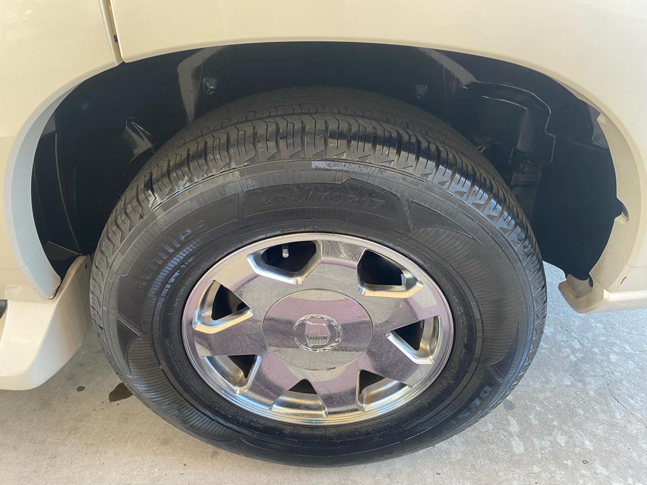 Cadillac Escalade 4dr 2WD 2003