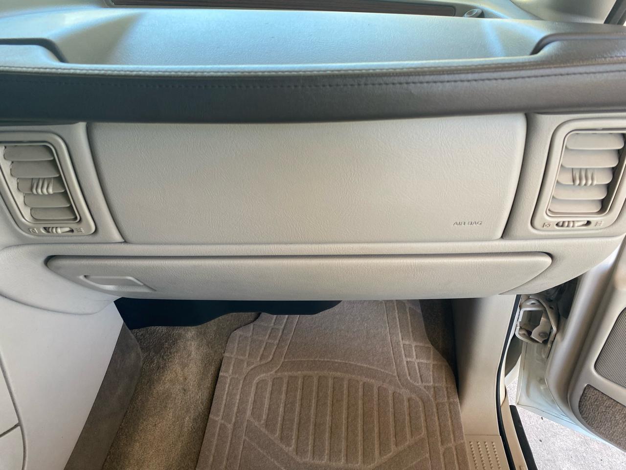 Cadillac Escalade 4dr 2WD 2003