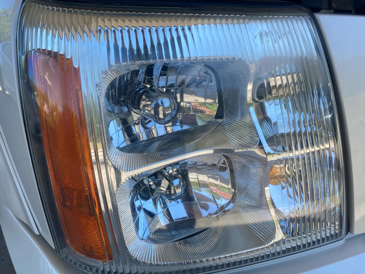 Cadillac Escalade 4dr 2WD 2003