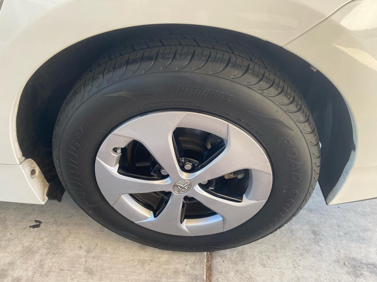 Toyota Prius  2013
