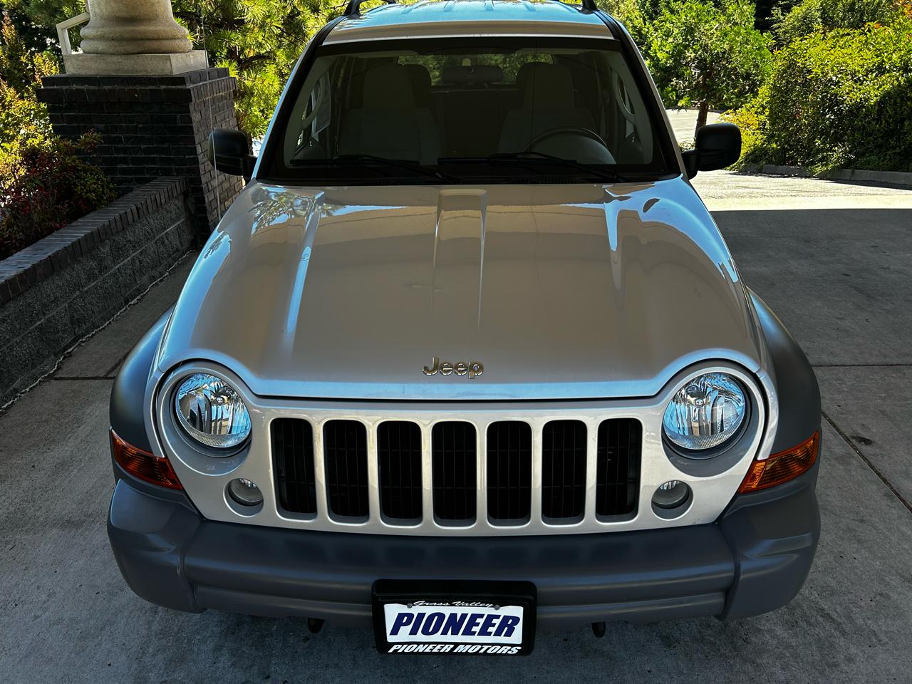Jeep Liberty 4dr Sport 4WD 2005