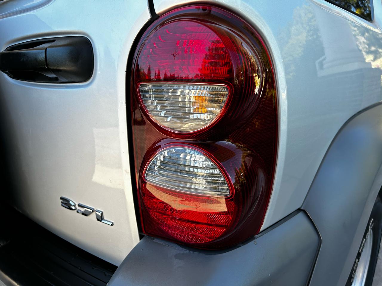 Jeep Liberty 4dr Sport 4WD 2005