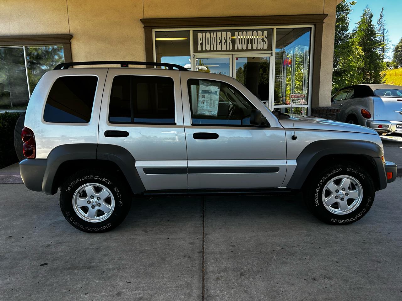 Jeep Liberty 4dr Sport 4WD 2005