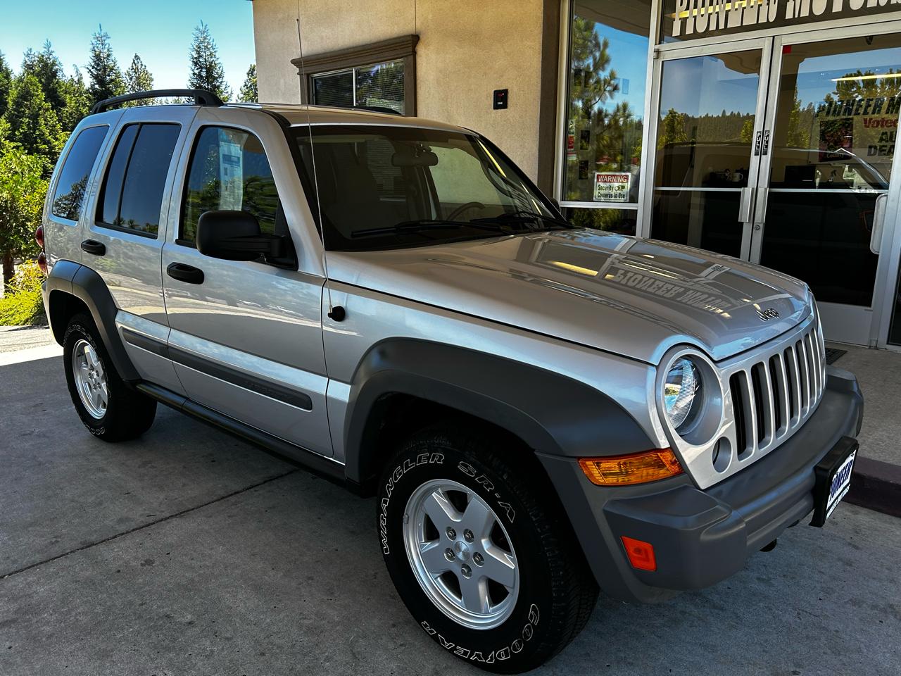 Jeep Liberty 4dr Sport 4WD 2005