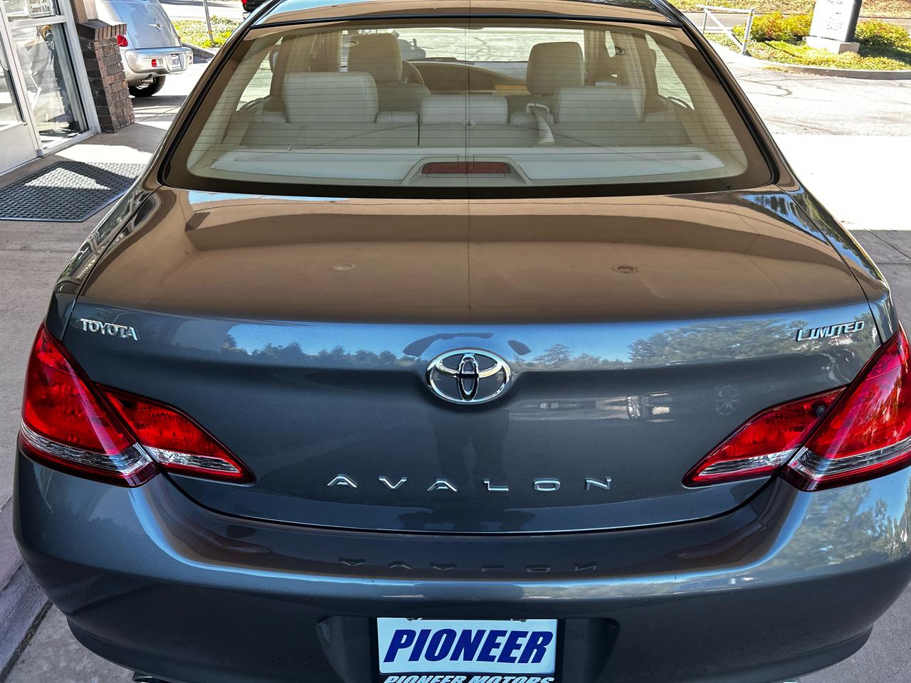 Toyota Avalon  2006