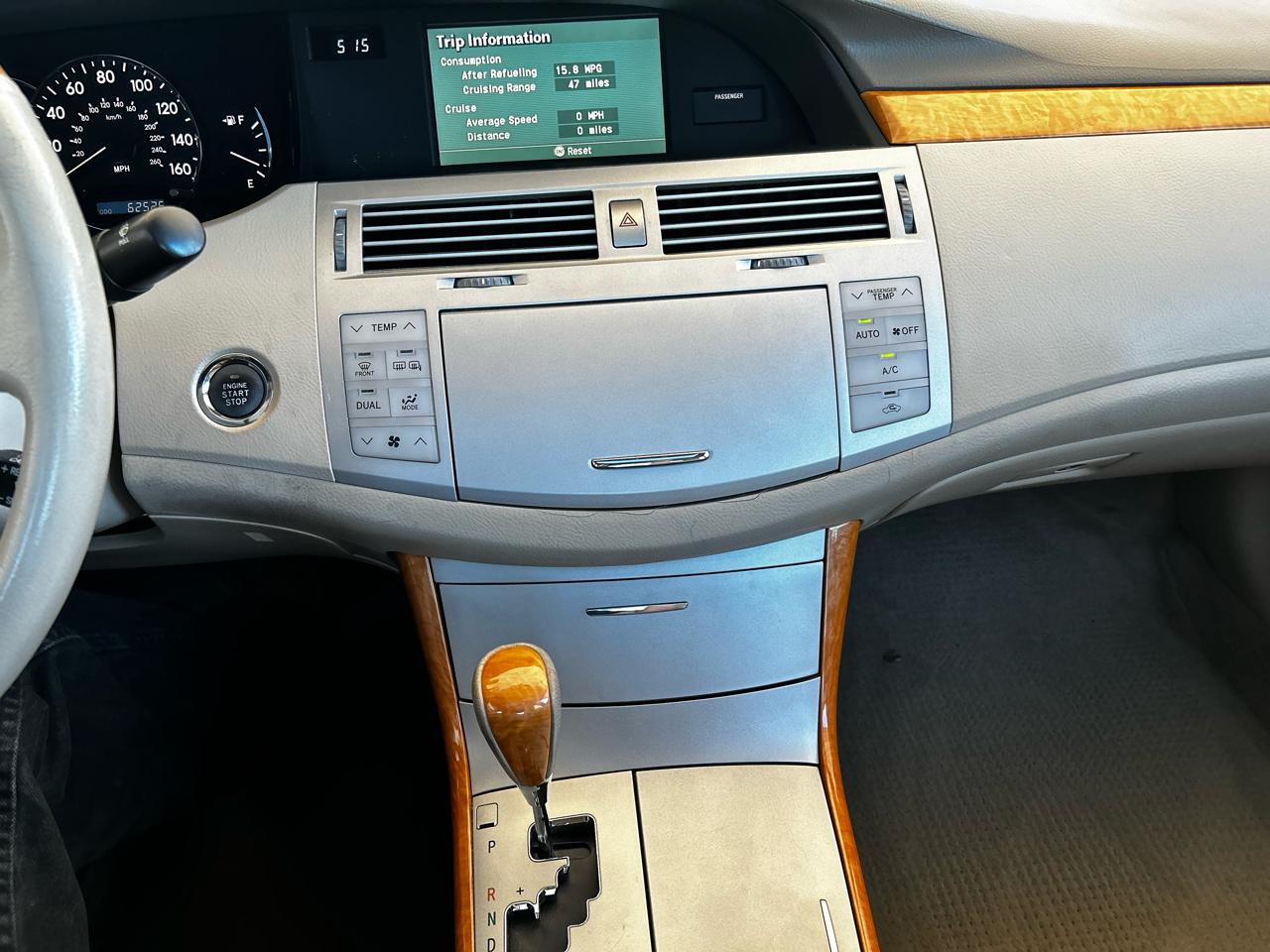 Toyota Avalon  2006