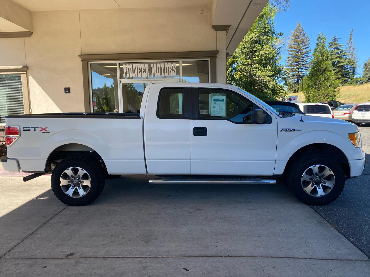 Ford F-150 4WD SuperCab 145" STX 2011