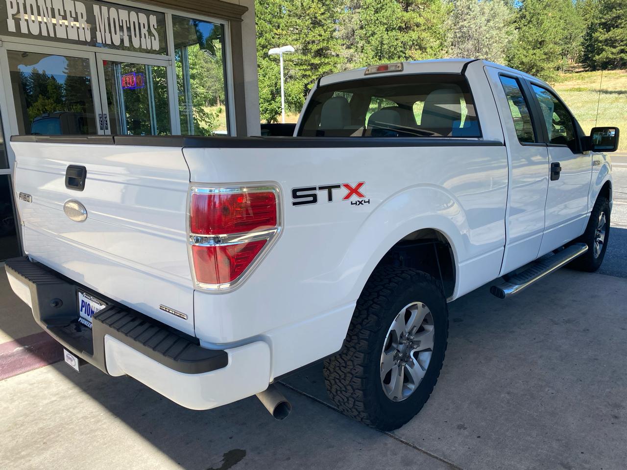Ford F-150 4WD SuperCab 145" STX 2011