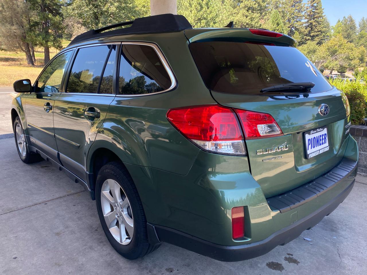 Subaru Outback 4dr Wgn H4 Auto 2.5i Limited 2013