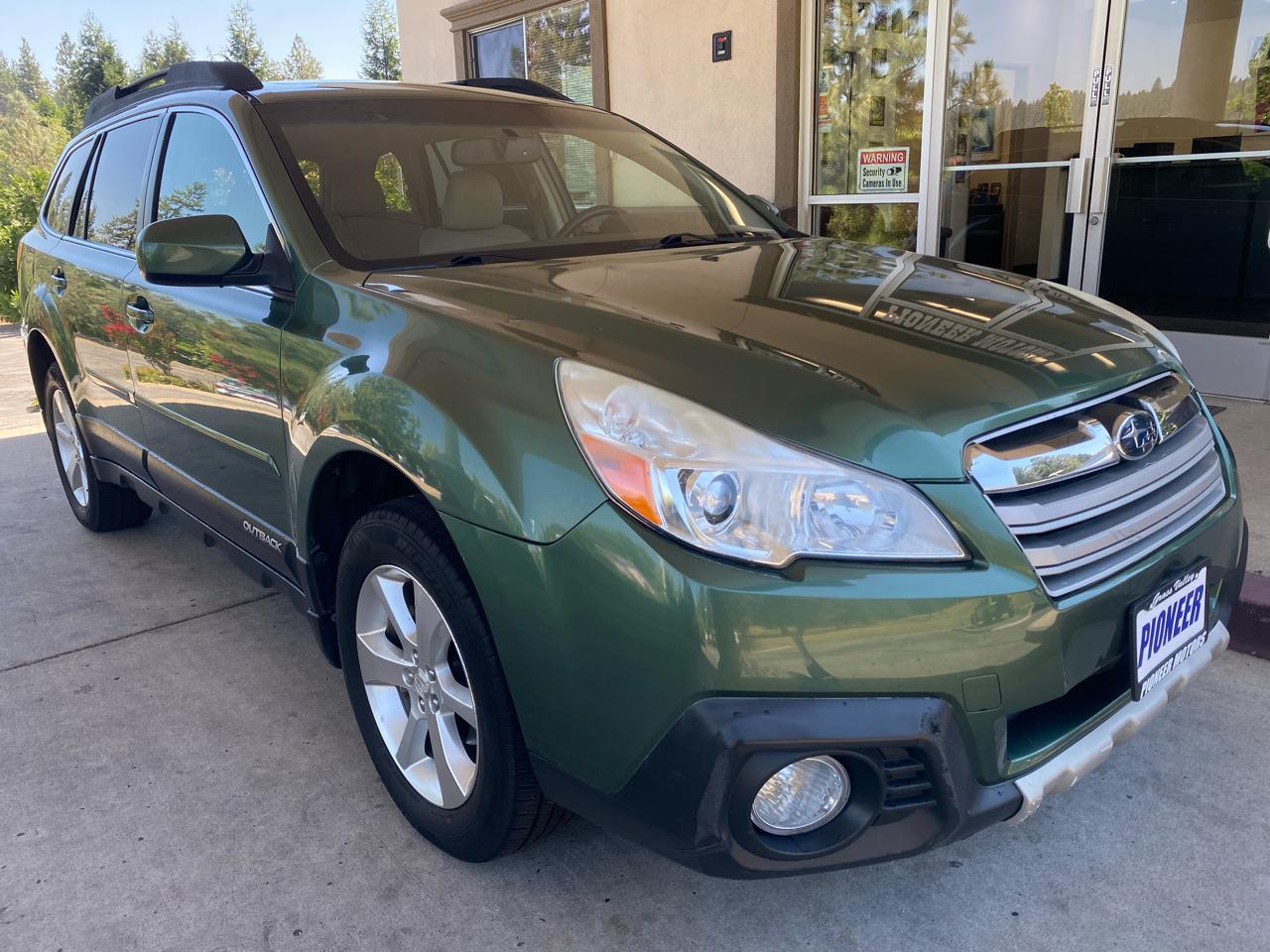 Subaru Outback 4dr Wgn H4 Auto 2.5i Limited 2013
