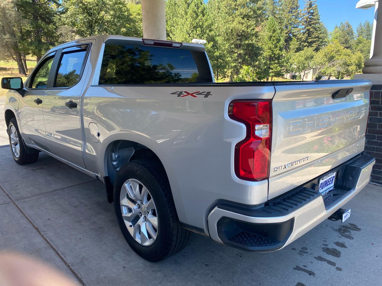 Chevrolet Silverado 1500 4WD Crew Cab 147" Custom 2020