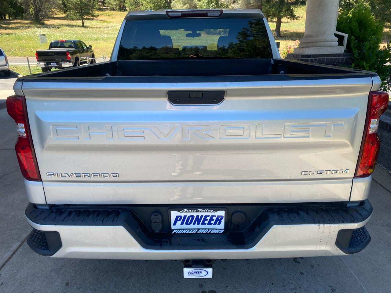 Chevrolet Silverado 1500 4WD Crew Cab 147" Custom 2020