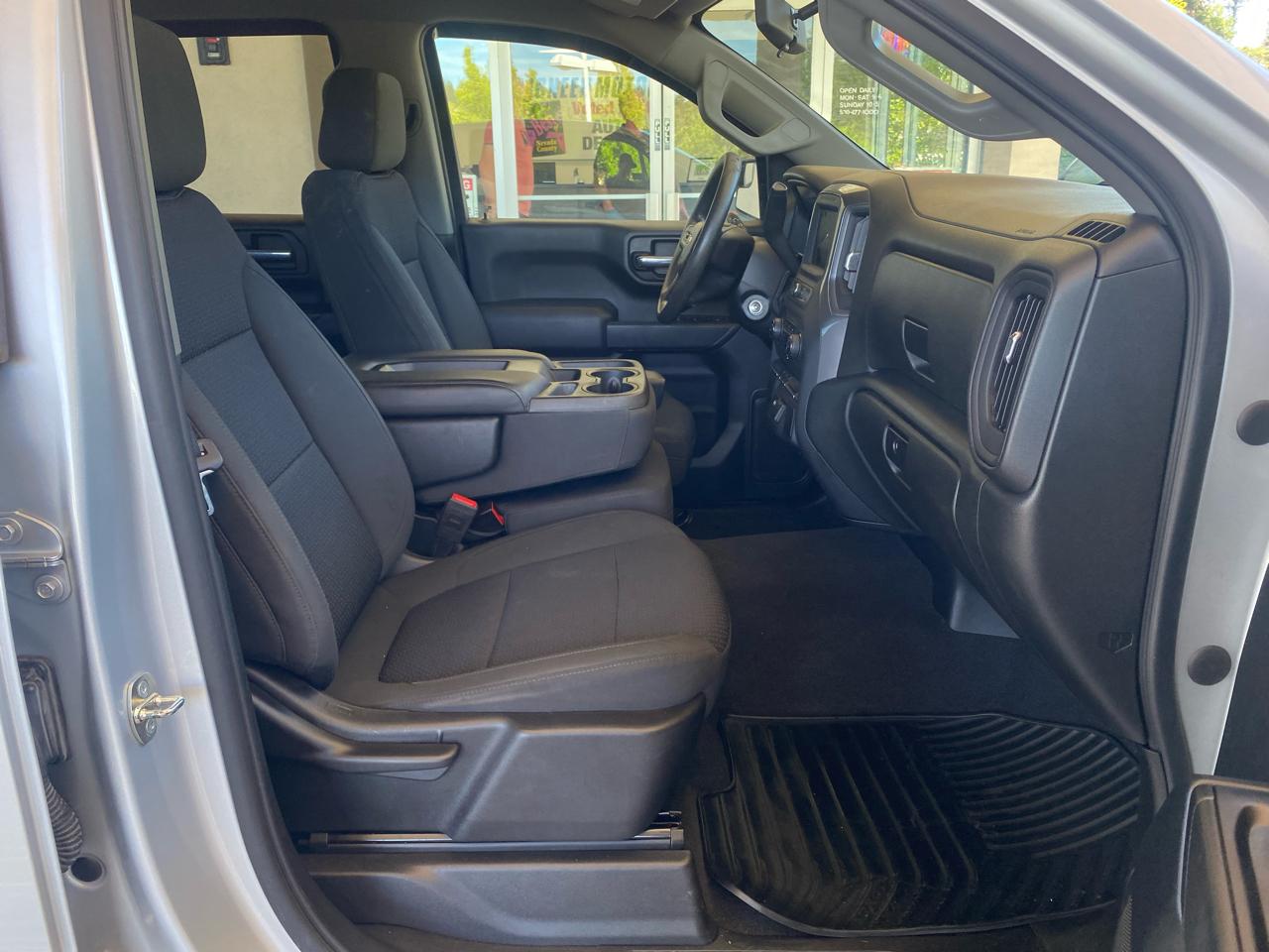 Chevrolet Silverado 1500 4WD Crew Cab 147" Custom 2020