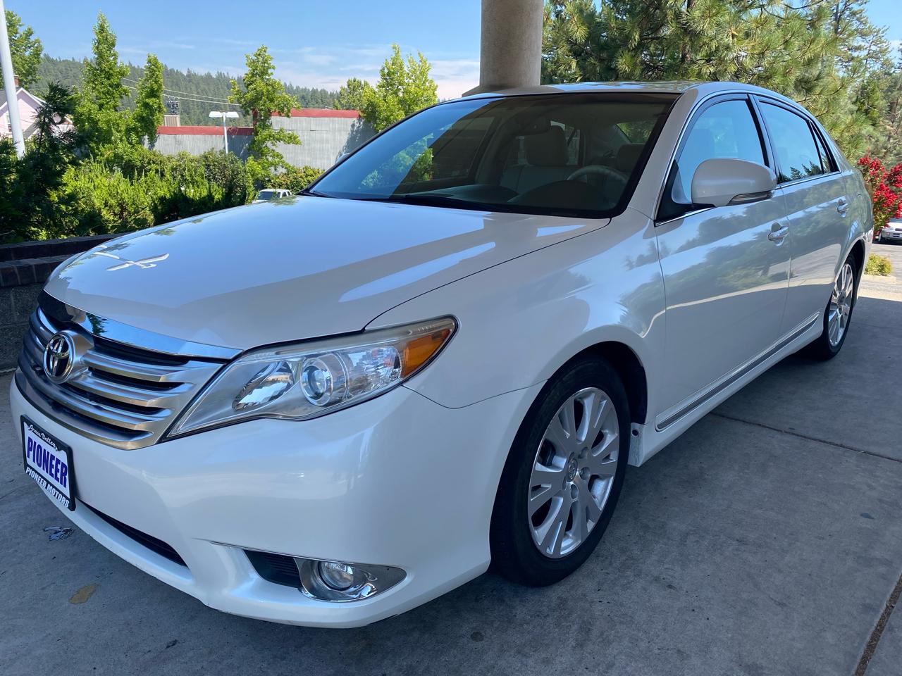 Toyota Avalon  2011