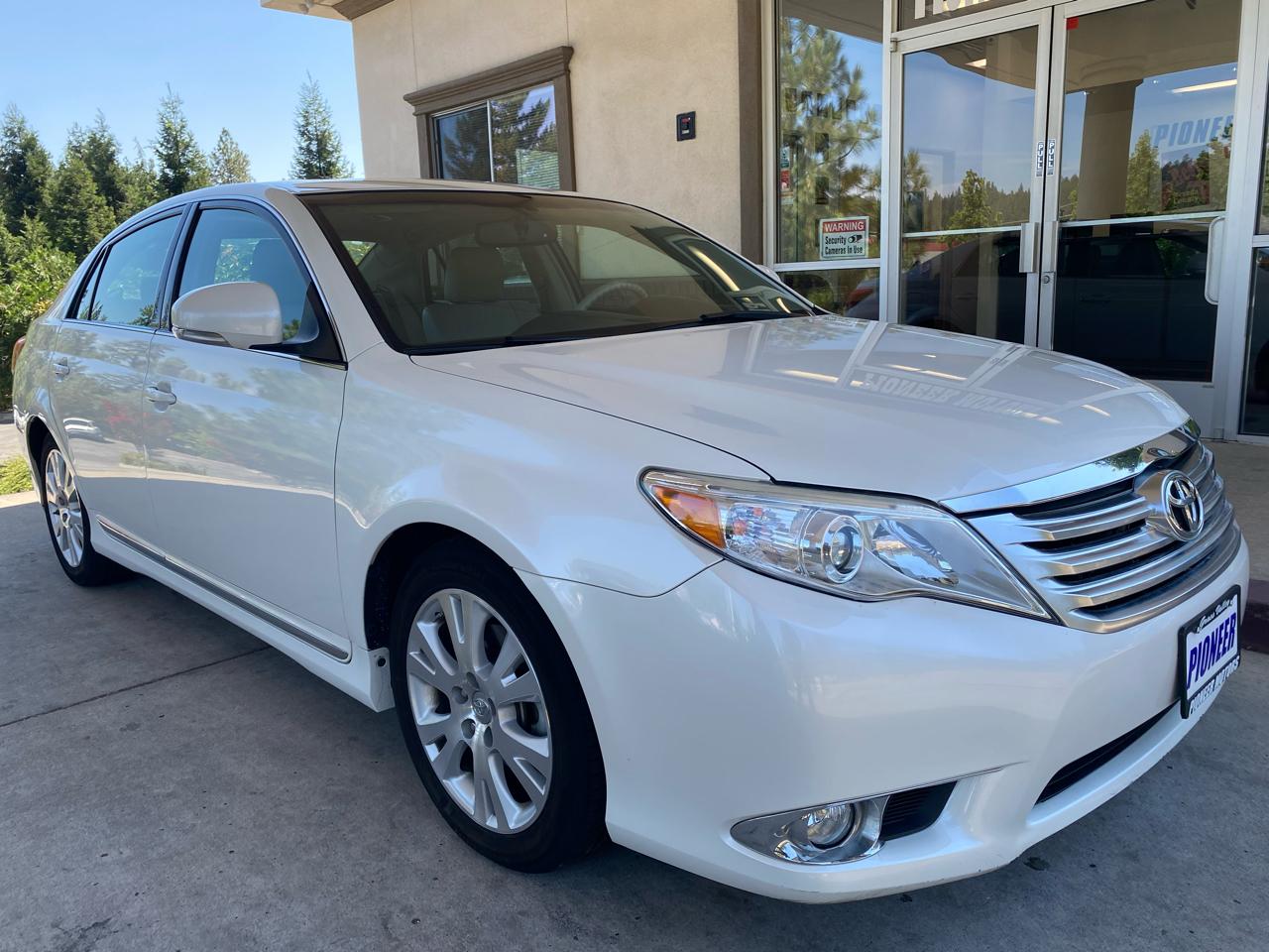 Toyota Avalon  2011