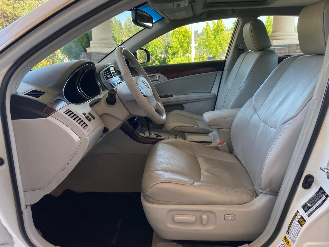 Toyota Avalon  2011