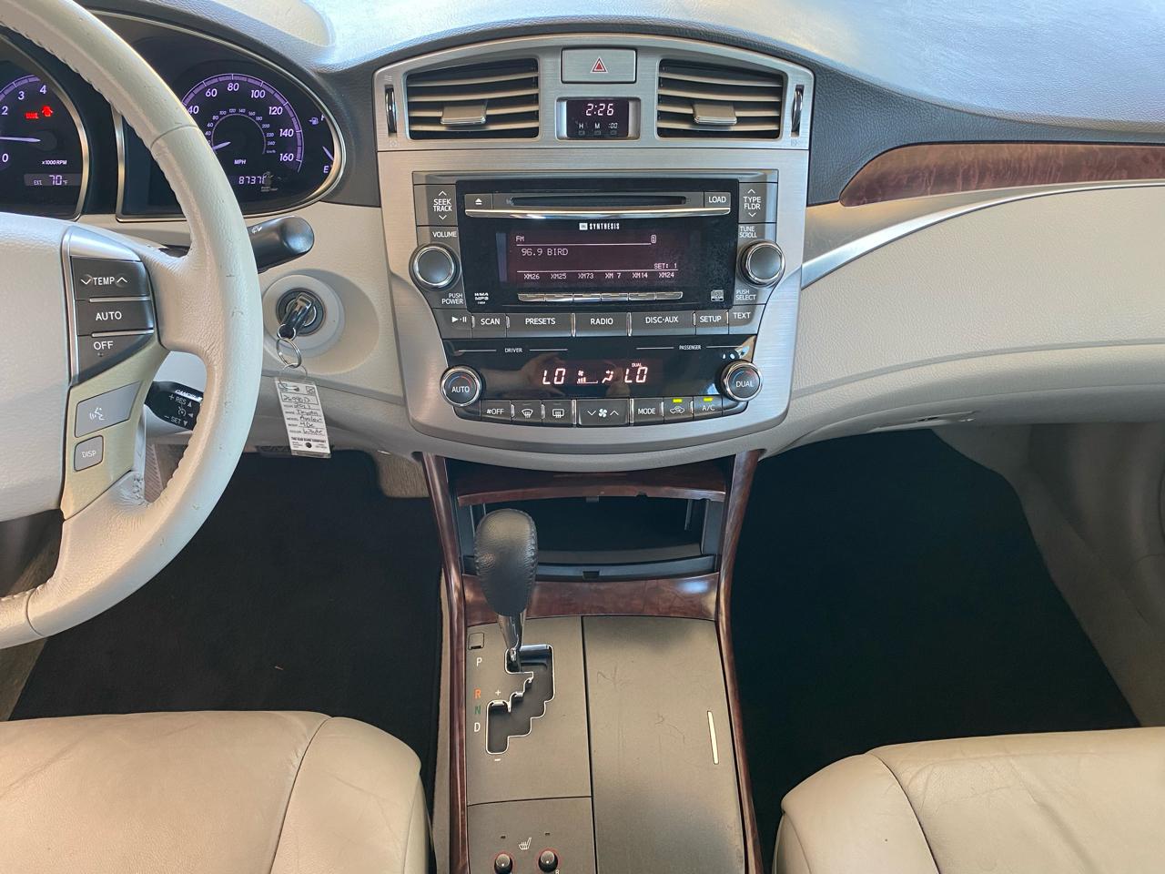 Toyota Avalon  2011