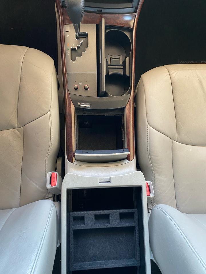Toyota Avalon  2011
