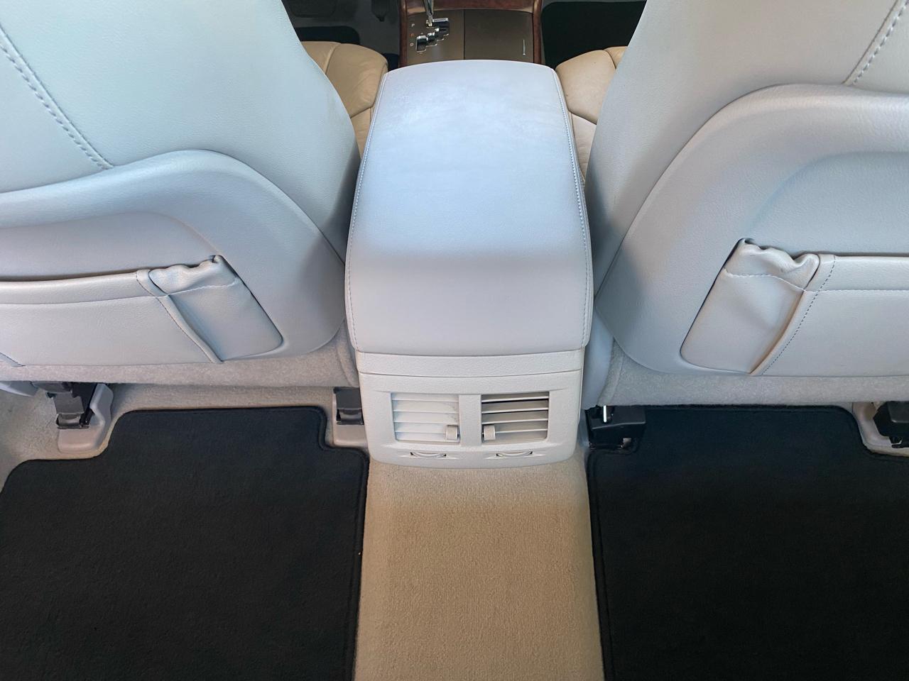 Toyota Avalon  2011