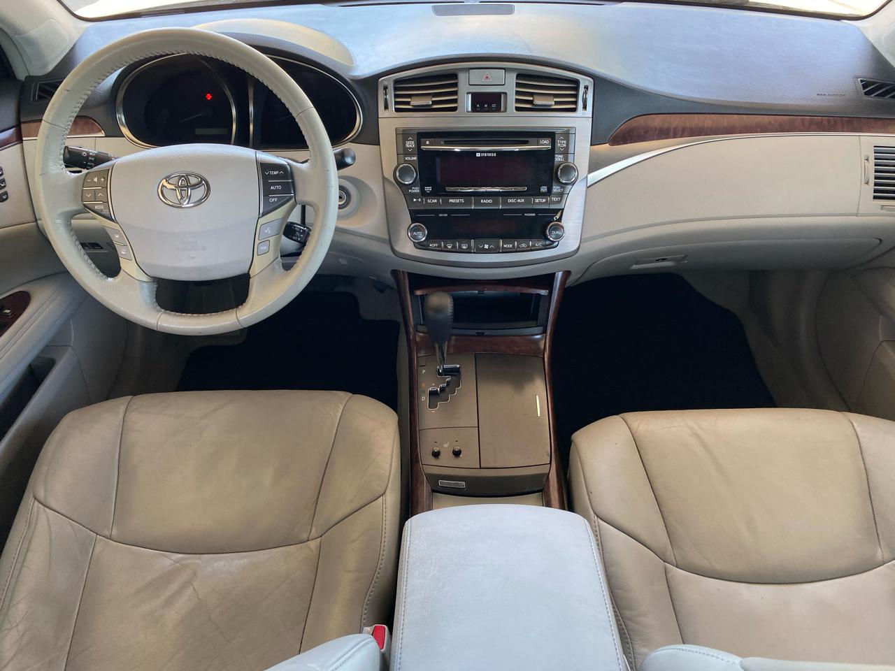 Toyota Avalon  2011