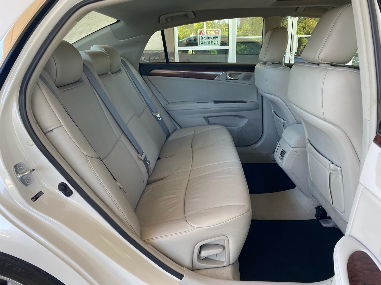 Toyota Avalon  2011