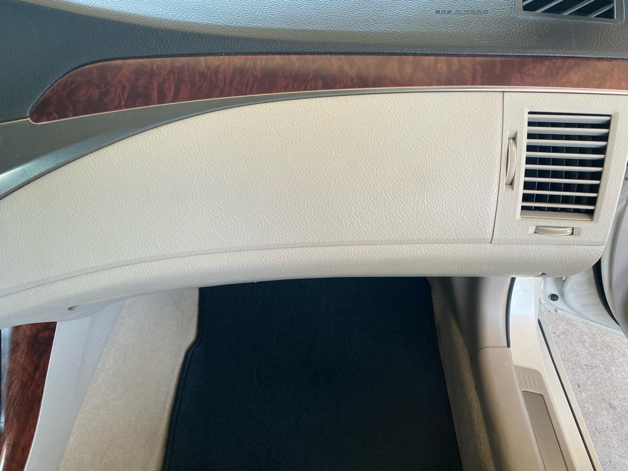 Toyota Avalon  2011