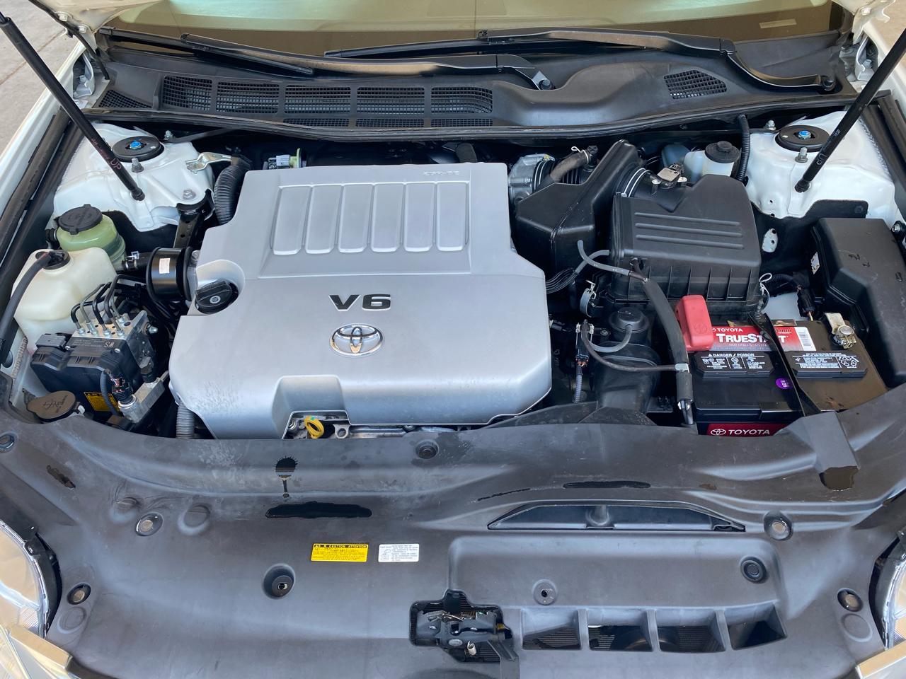 Toyota Avalon  2011