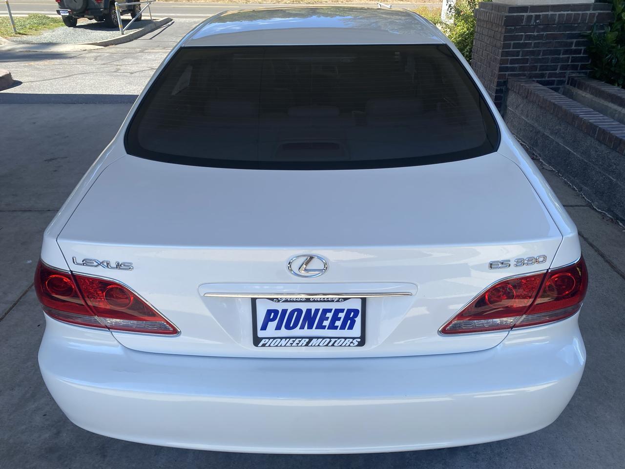 Lexus ES 330 4dr Sdn 2005