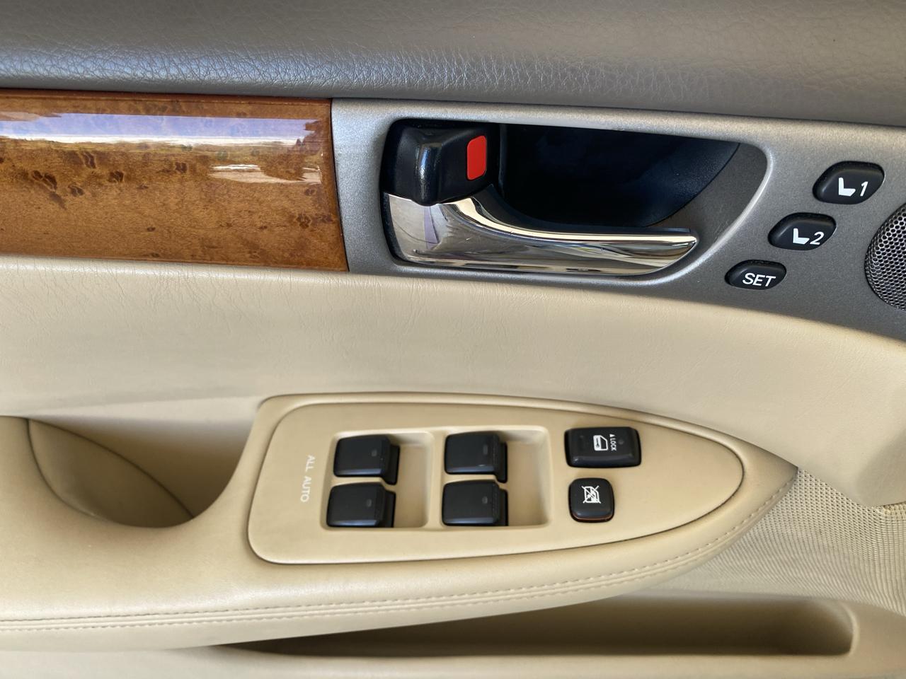 Lexus ES 330 4dr Sdn 2005