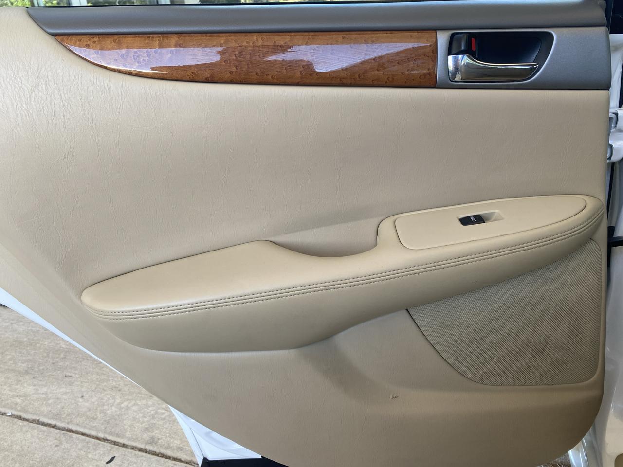 Lexus ES 330 4dr Sdn 2005