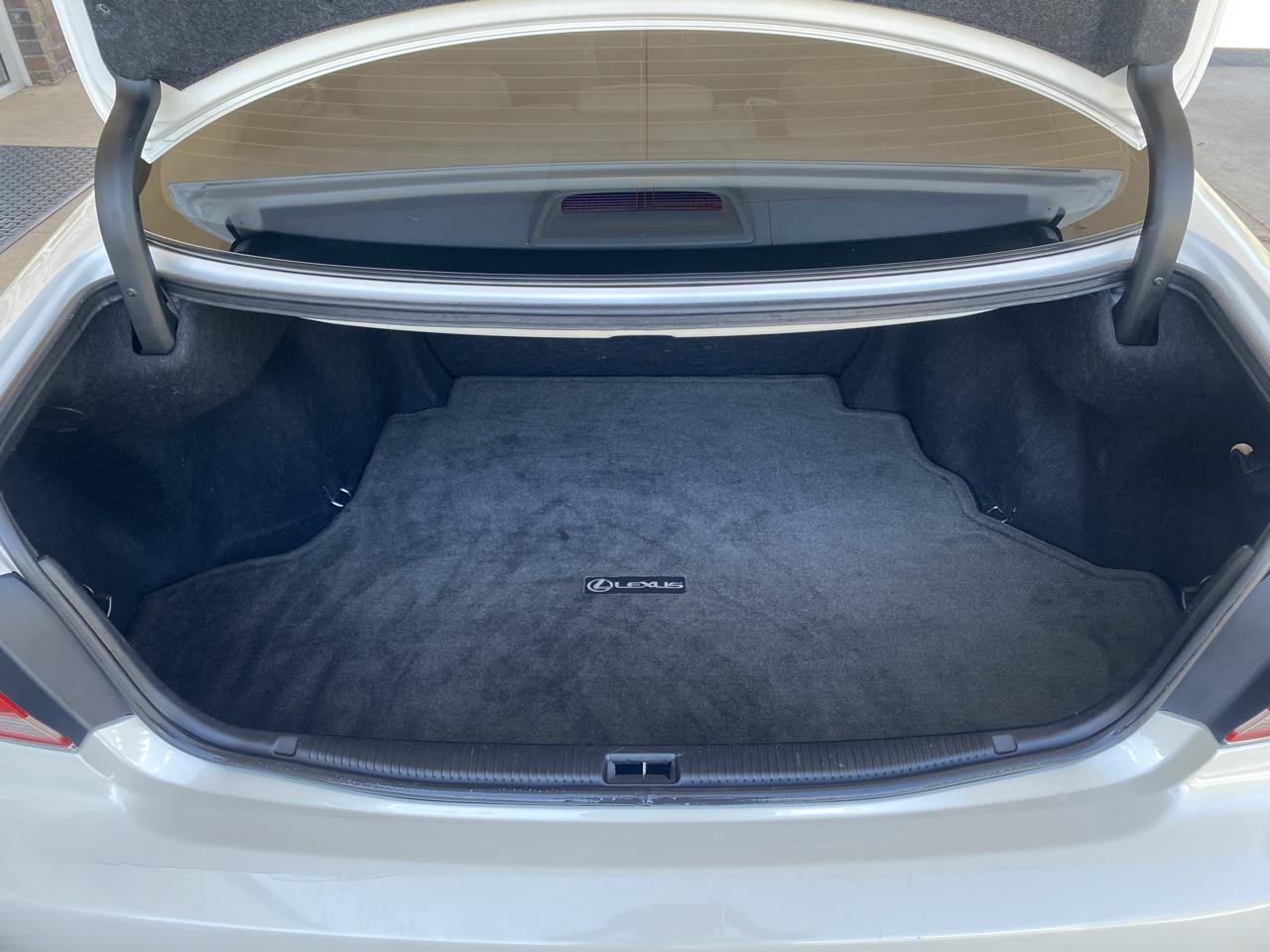 Lexus ES 330 4dr Sdn 2005