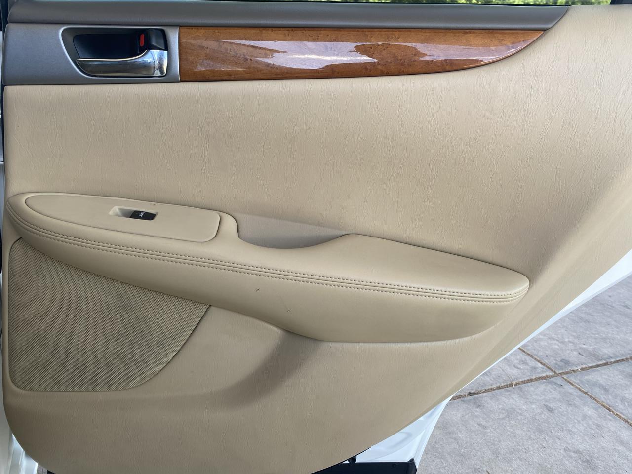 Lexus ES 330 4dr Sdn 2005