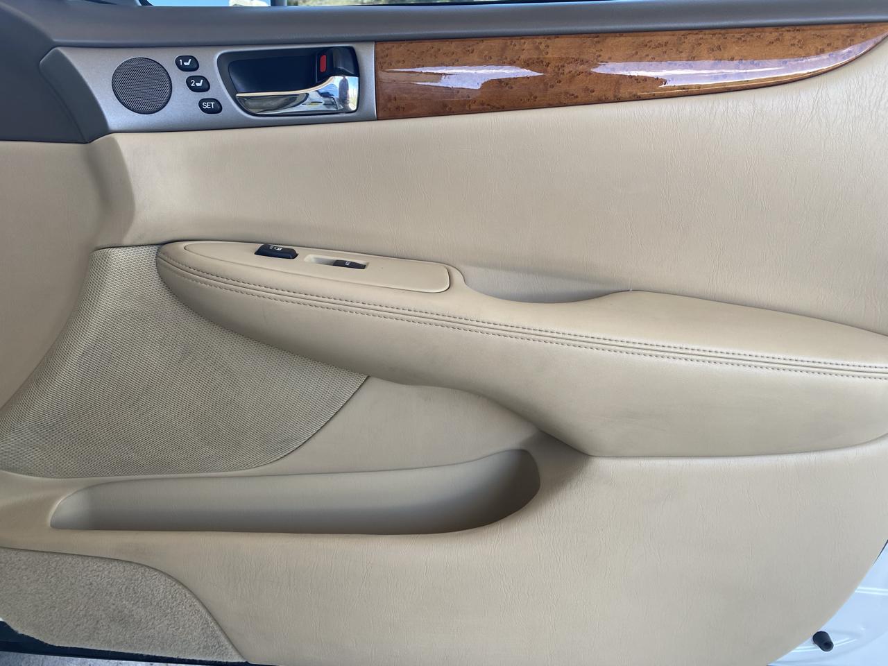 Lexus ES 330 4dr Sdn 2005