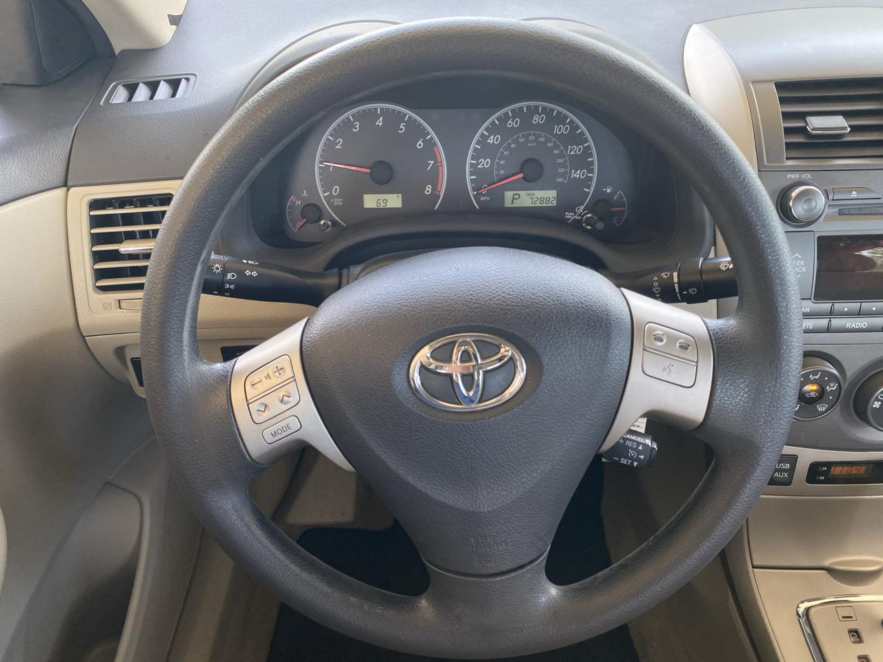 Toyota Corolla 4dr Sdn Auto LE (Natl) 2011