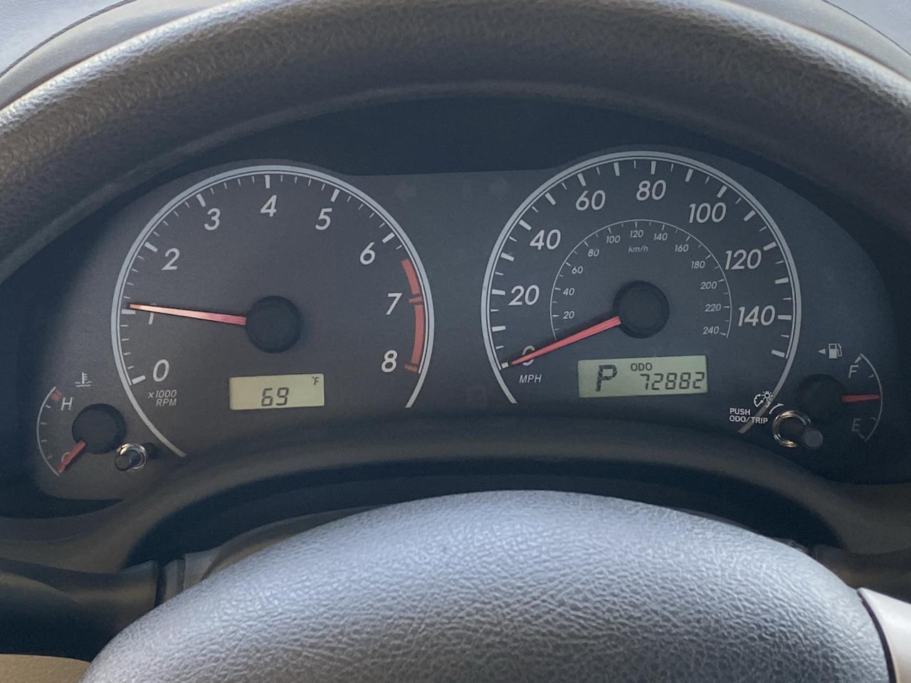 Toyota Corolla 4dr Sdn Auto LE (Natl) 2011