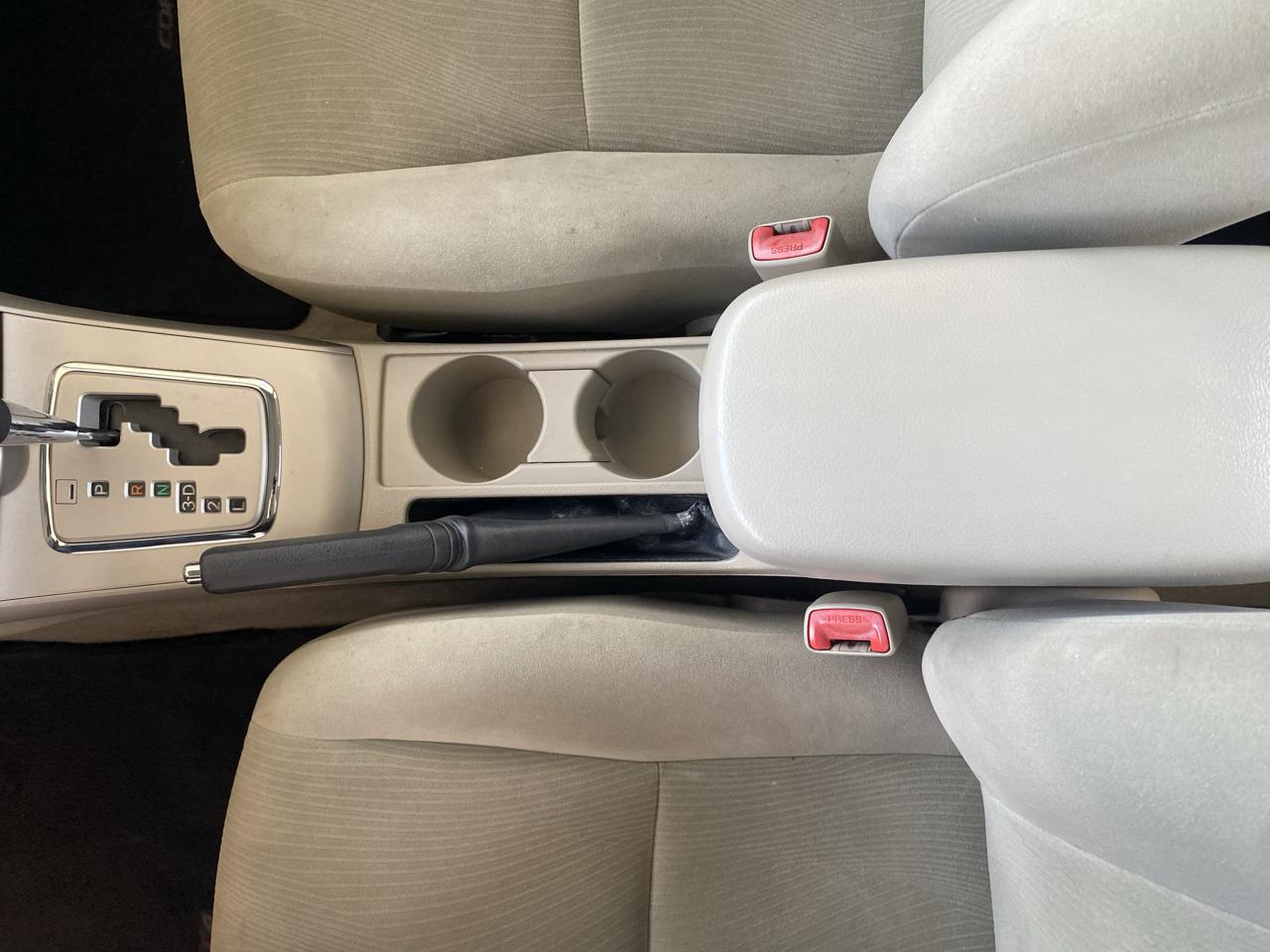 Toyota Corolla 4dr Sdn Auto LE (Natl) 2011