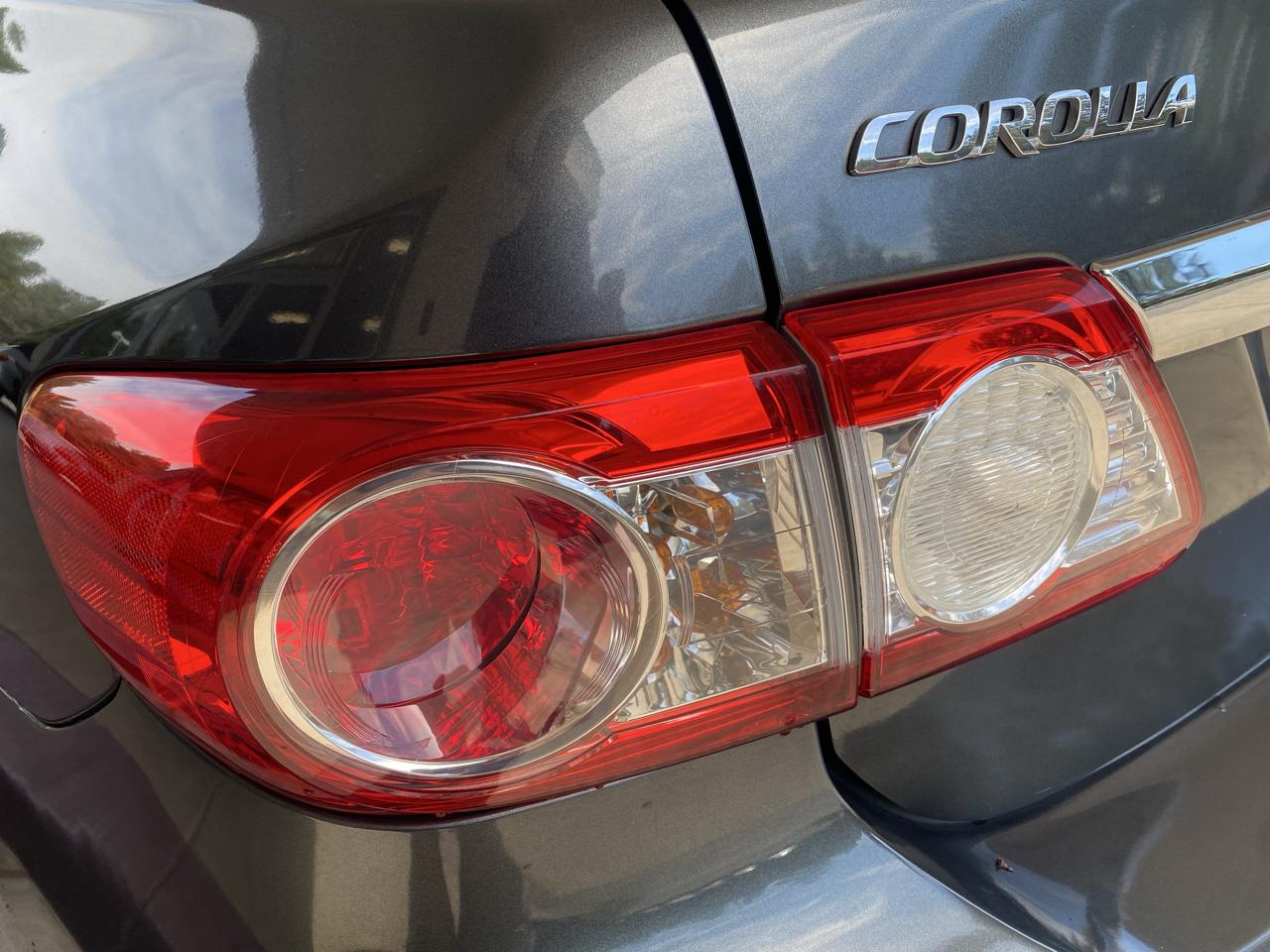 Toyota Corolla 4dr Sdn Auto LE (Natl) 2011