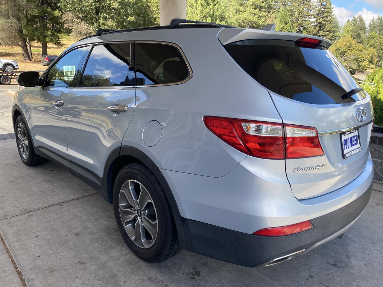 Hyundai Santa Fe FWD 4dr GLS 2013