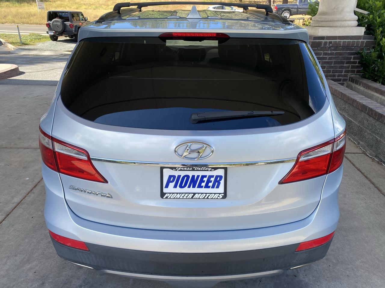 Hyundai Santa Fe FWD 4dr GLS 2013